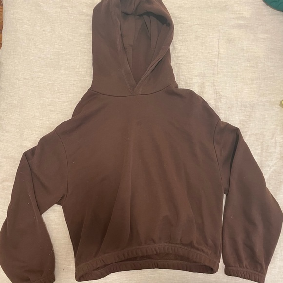 Zara cropped chocolate brown hooded sweatshirt - Picture 2 of 3
